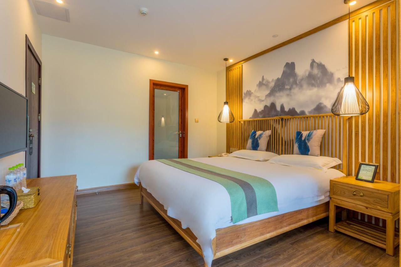 Riverside Hotel 4*
